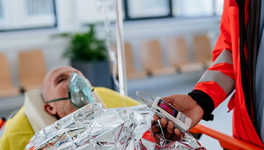 FUNDAMENTOS DE LA ATENCIÓN AL PACIENTE EN URGENCIAS Y EMERGENCIAS